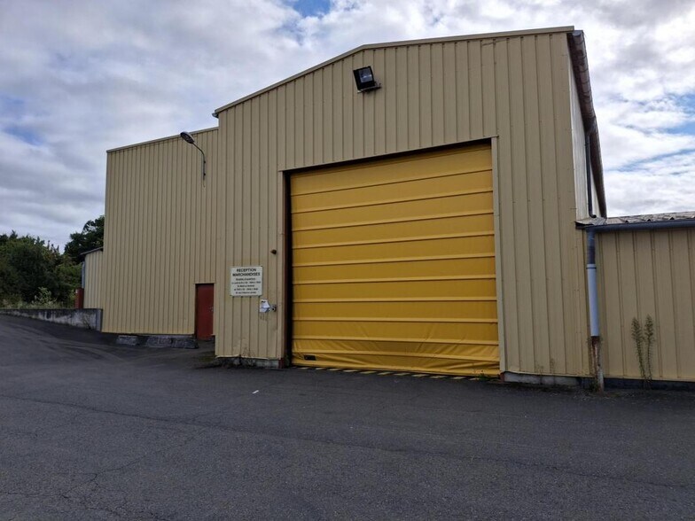 Flex en Saint-Trivier-sur-Moignans en alquiler - Foto del edificio - Imagen 2 de 7
