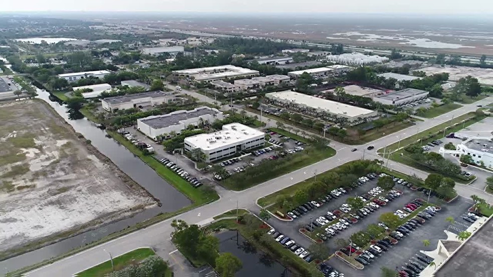 12350 NW 39th St, Coral Springs, FL en alquiler - Vídeo de anuncio comercial - Imagen 2 de 29