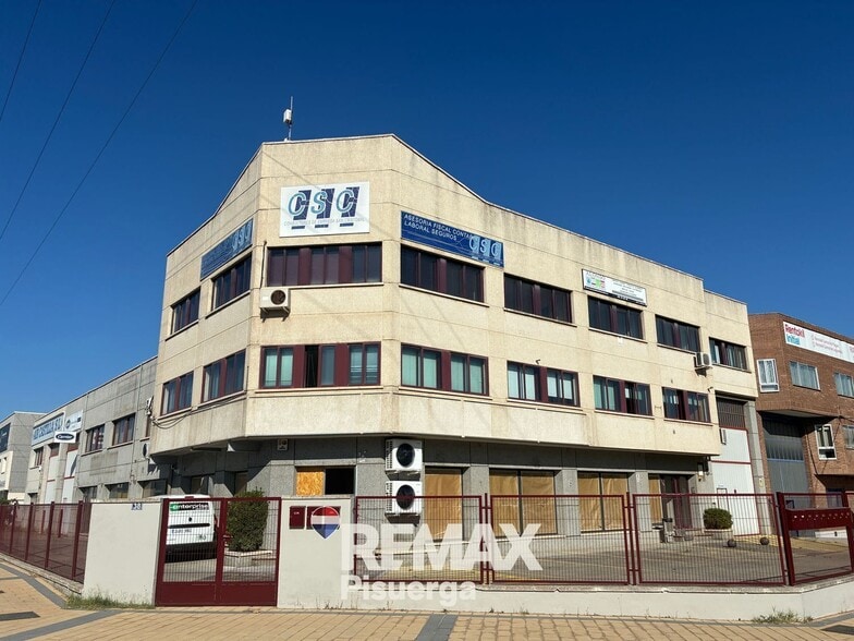 Calle Titanio, 38, Valladolid, Valladolid en alquiler - Foto del edificio - Imagen 3 de 51