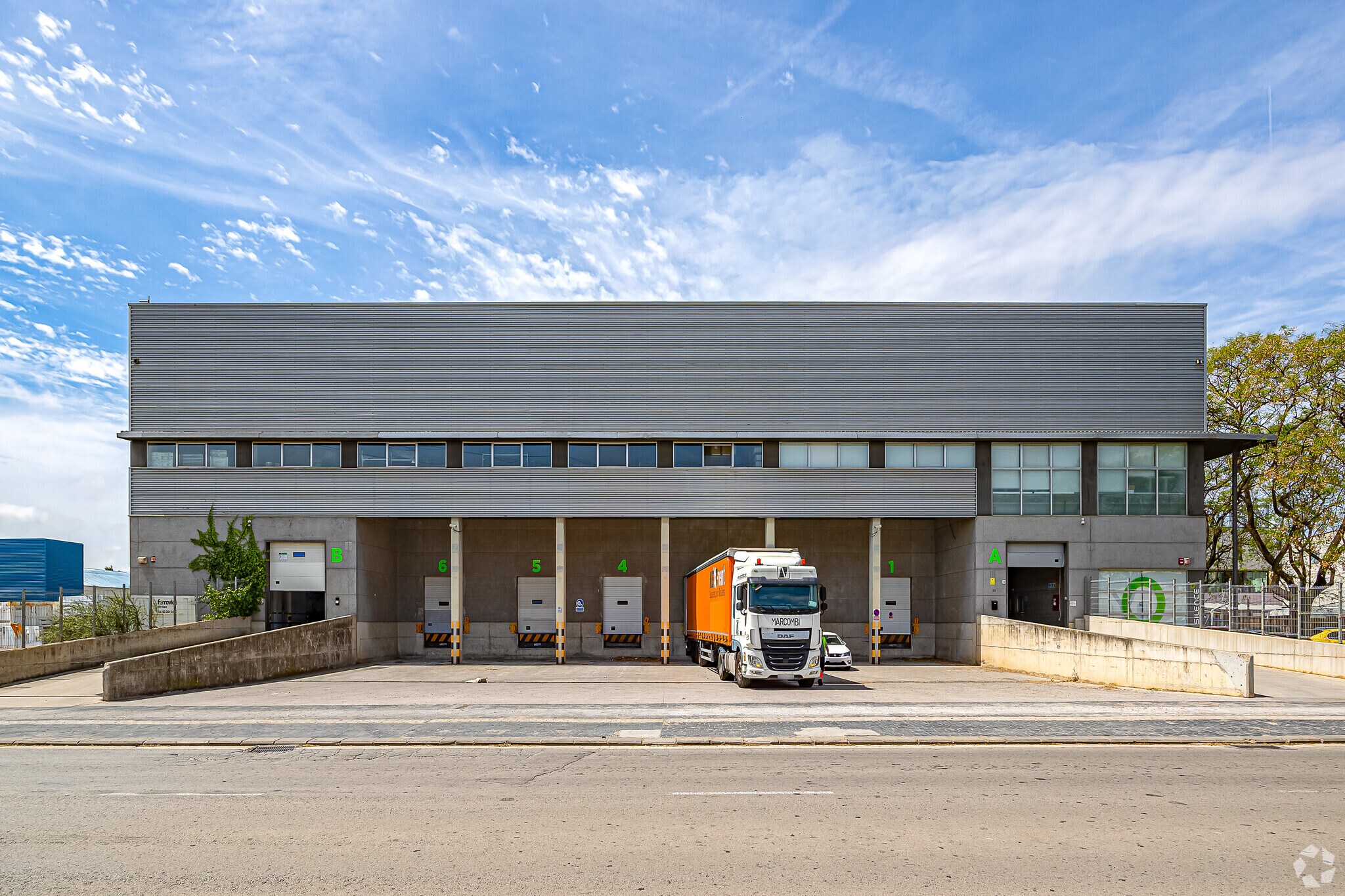 Nave en Sant Boi de Llobregat, Barcelona en alquiler Foto del edificio- Imagen 1 de 7