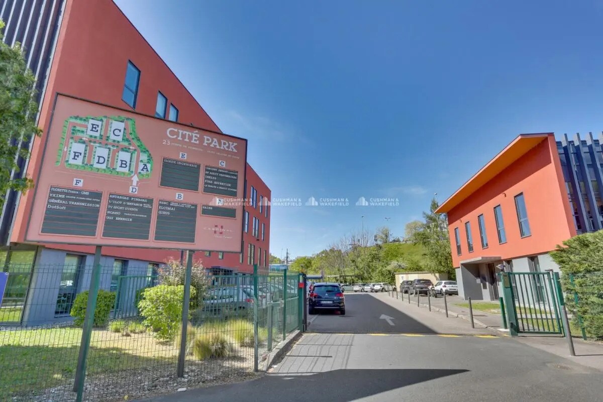 17-23 Avenue De Poumeyrol, Caluire-et-Cuire en alquiler Foto del edificio- Imagen 1 de 23