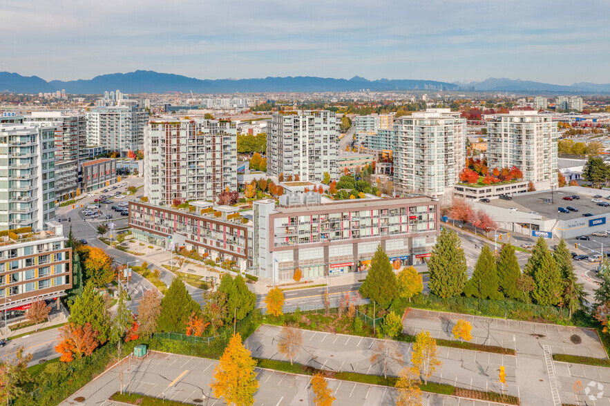 5688 Hollybridge Way, Richmond, BC en venta - Foto del edificio - Imagen 2 de 9