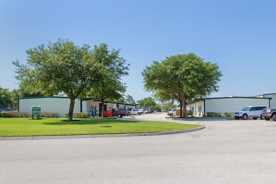 8802 Corporate Square Ct, Jacksonville, FL en alquiler - Foto principal - Imagen 1 de 24