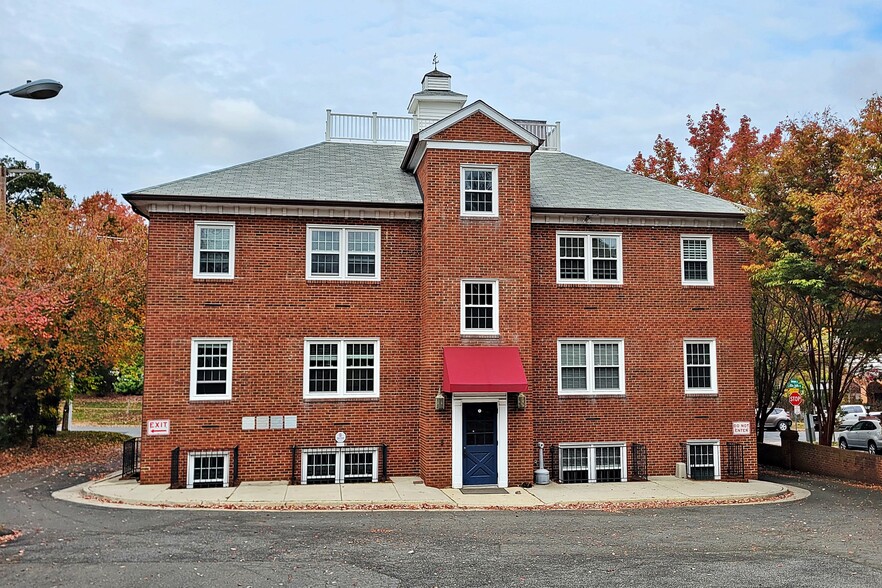 210 Little Falls St, Falls Church, VA en alquiler - Foto del edificio - Imagen 2 de 21