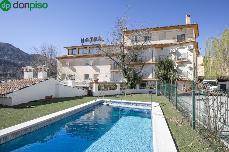 Local en Güéjar Sierra en venta - Foto del edificio - Imagen 2 de 49