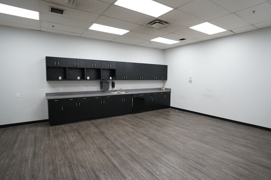 18410 118A Av NW, Edmonton, AB en alquiler - Foto del interior - Imagen 3 de 5