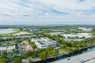 14750 NW 77th Ct, Miami Lakes, FL - vista aérea  vista de mapa