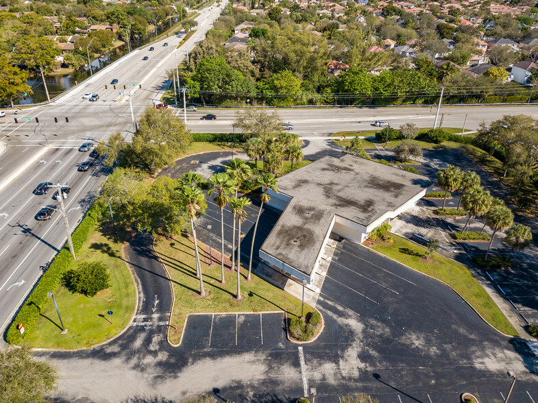 10000 Taft St, Pembroke Pines, FL en alquiler - Foto del edificio - Imagen 2 de 13