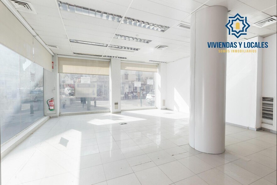 Local en Granada en venta - Foto del interior - Imagen 1 de 25