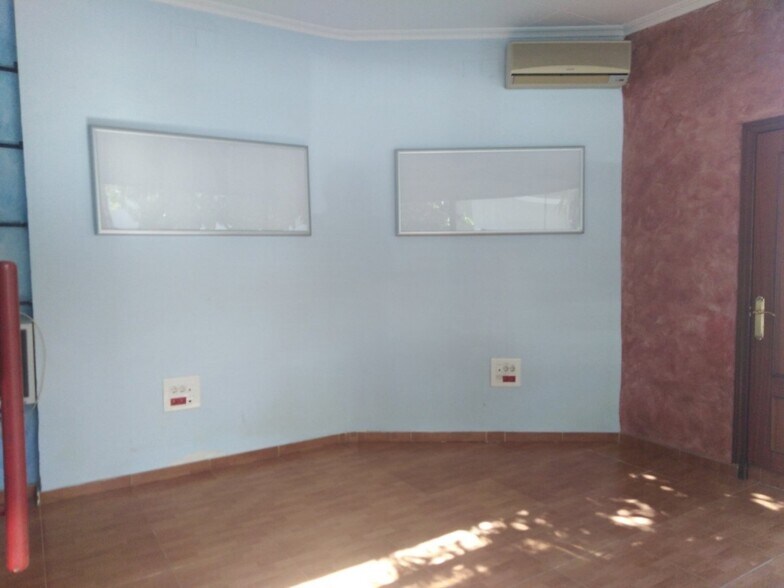 Local en Córdoba, Córdoba en alquiler - Foto del edificio - Imagen 3 de 10