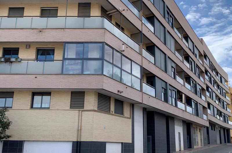 Avinguda Marín Lázaro, 15, Utiel, Valencia en venta - Foto del edificio - Imagen 3 de 19