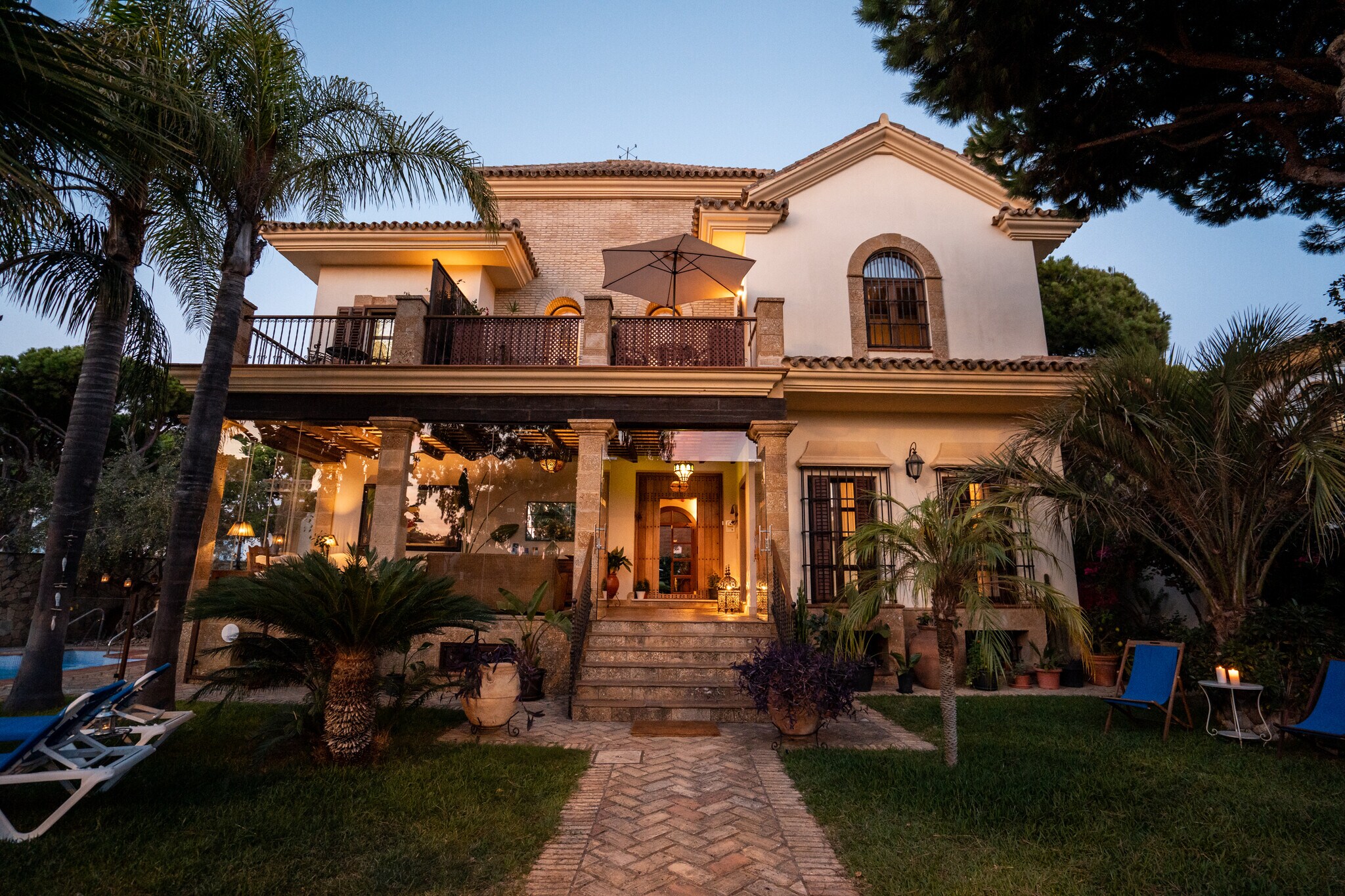 Hotel y hospedaje en Chiclana de la Frontera, Cádiz en venta Foto principal- Imagen 1 de 7