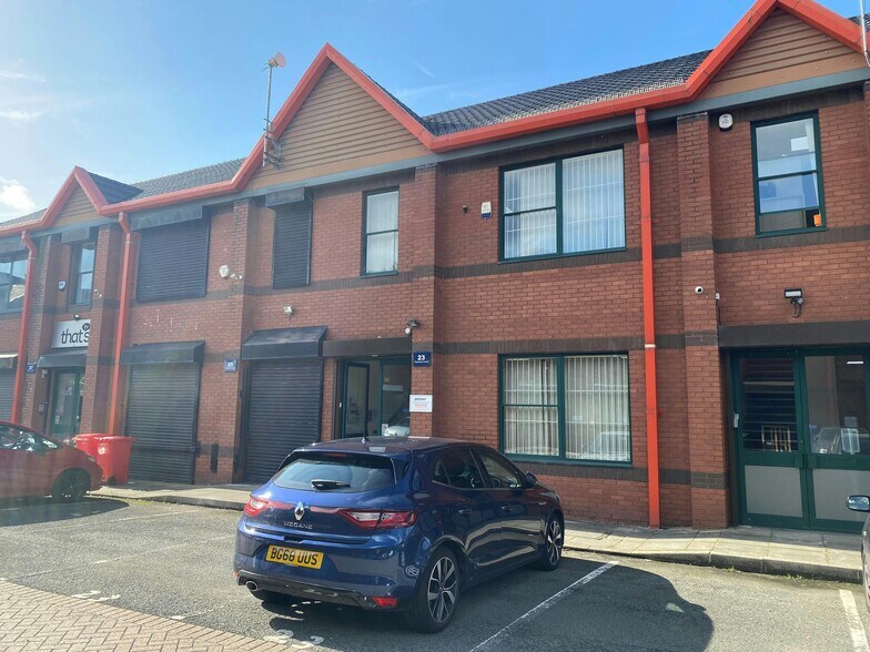 Modwen Rd, Salford en venta - Foto del edificio - Imagen 2 de 11