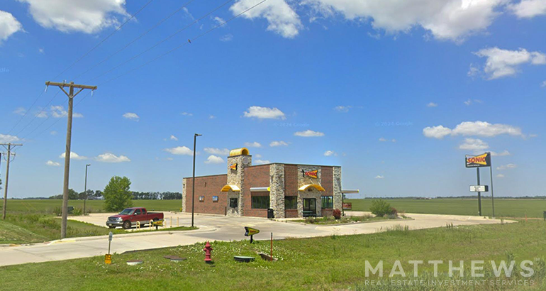 917 N Broadway Ave, Sterling, KS en venta - Foto del edificio - Imagen 2 de 3