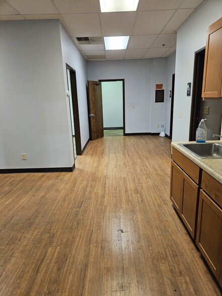 4116-4118 Will Rogers Pky, Oklahoma City, OK en alquiler - Foto del interior - Imagen 2 de 7