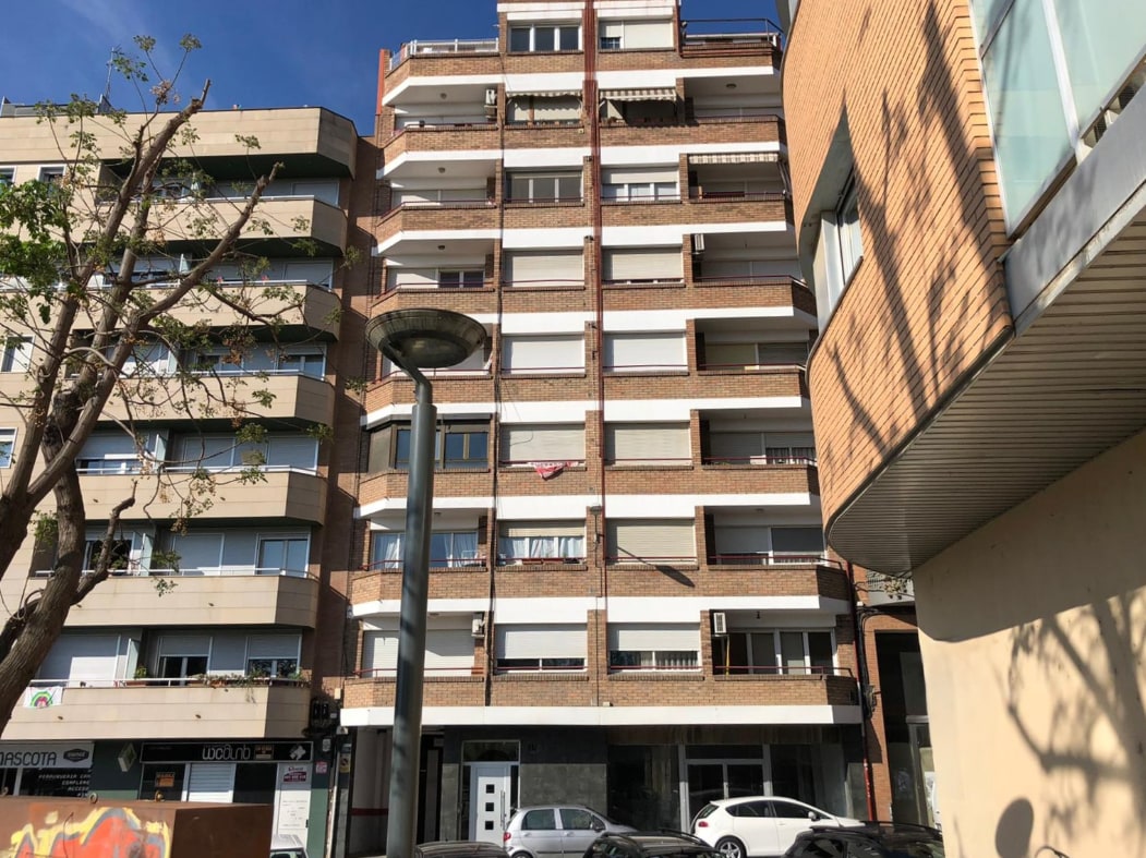 Edificio residencial en Lleida, Lérida en venta Foto del edificio- Imagen 1 de 2