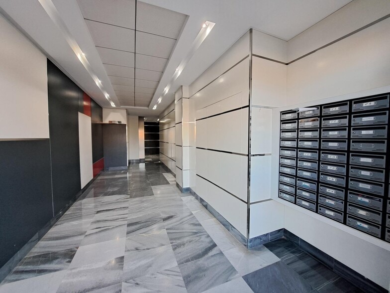 Gran Vía de la Comunitat Valenciana, 6, Alzira, Valencia en venta - Vestíbulo - Imagen 2 de 13