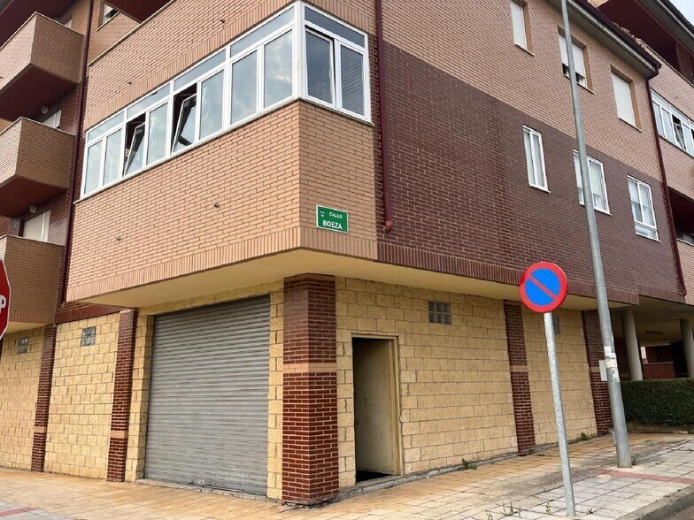 Local en Villaquilambre, León en venta - Foto del edificio - Imagen 2 de 4