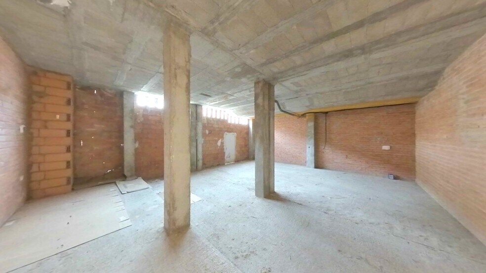Local en Tarazona en venta - Foto del edificio - Imagen 3 de 21
