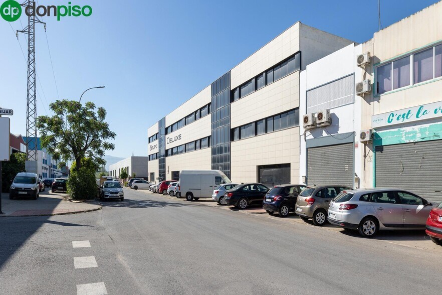 Local en Peligros en venta - Foto del edificio - Imagen 3 de 28
