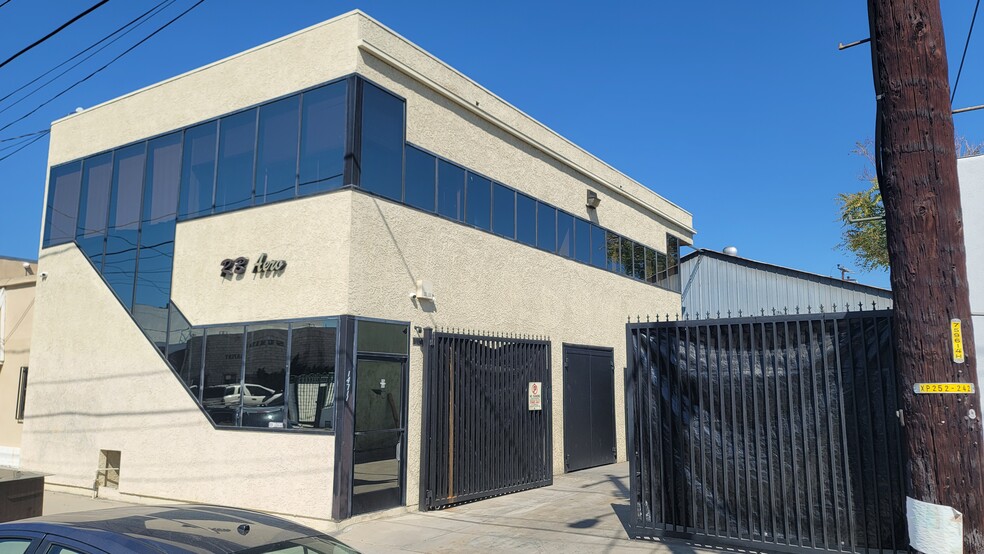 14711 Lull St, Van Nuys, CA en alquiler - Foto del edificio - Imagen 1 de 8