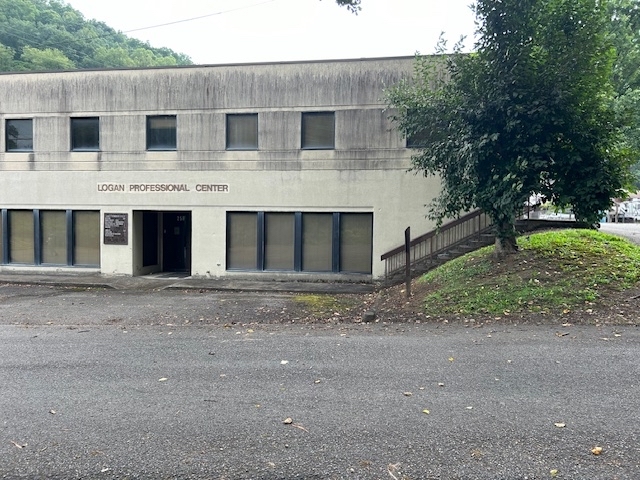 140 Strollings Ave, Logan, WV en venta - Foto del edificio - Imagen 3 de 41