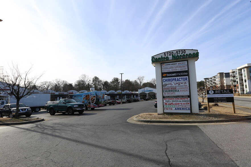 5700-5730 Buford Hwy, Norcross, GA en alquiler - Foto del edificio - Imagen 2 de 8