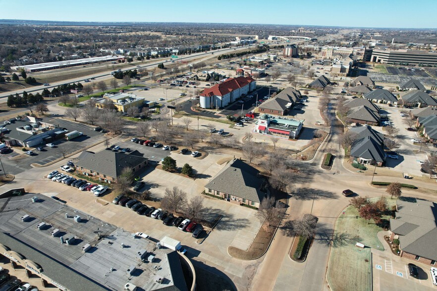 13838 Quail Pointe Dr, Oklahoma City, OK en alquiler - Foto del edificio - Imagen 3 de 4