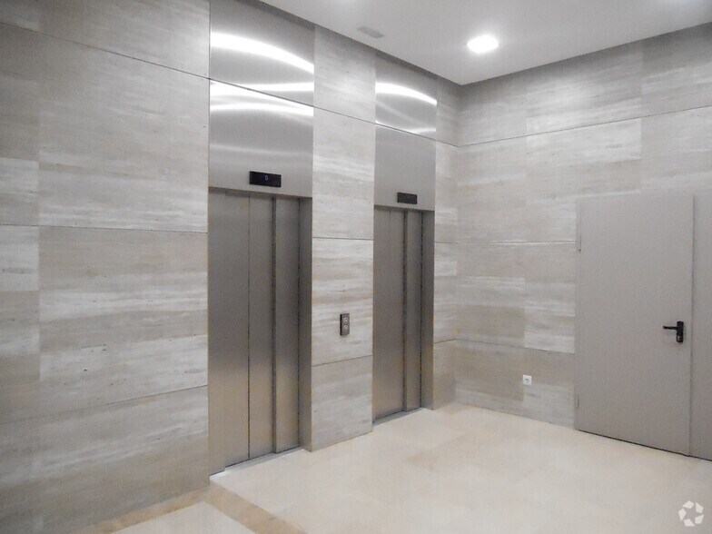 Oficina en Madrid, Madrid en alquiler - Foto del edificio - Imagen 2 de 14