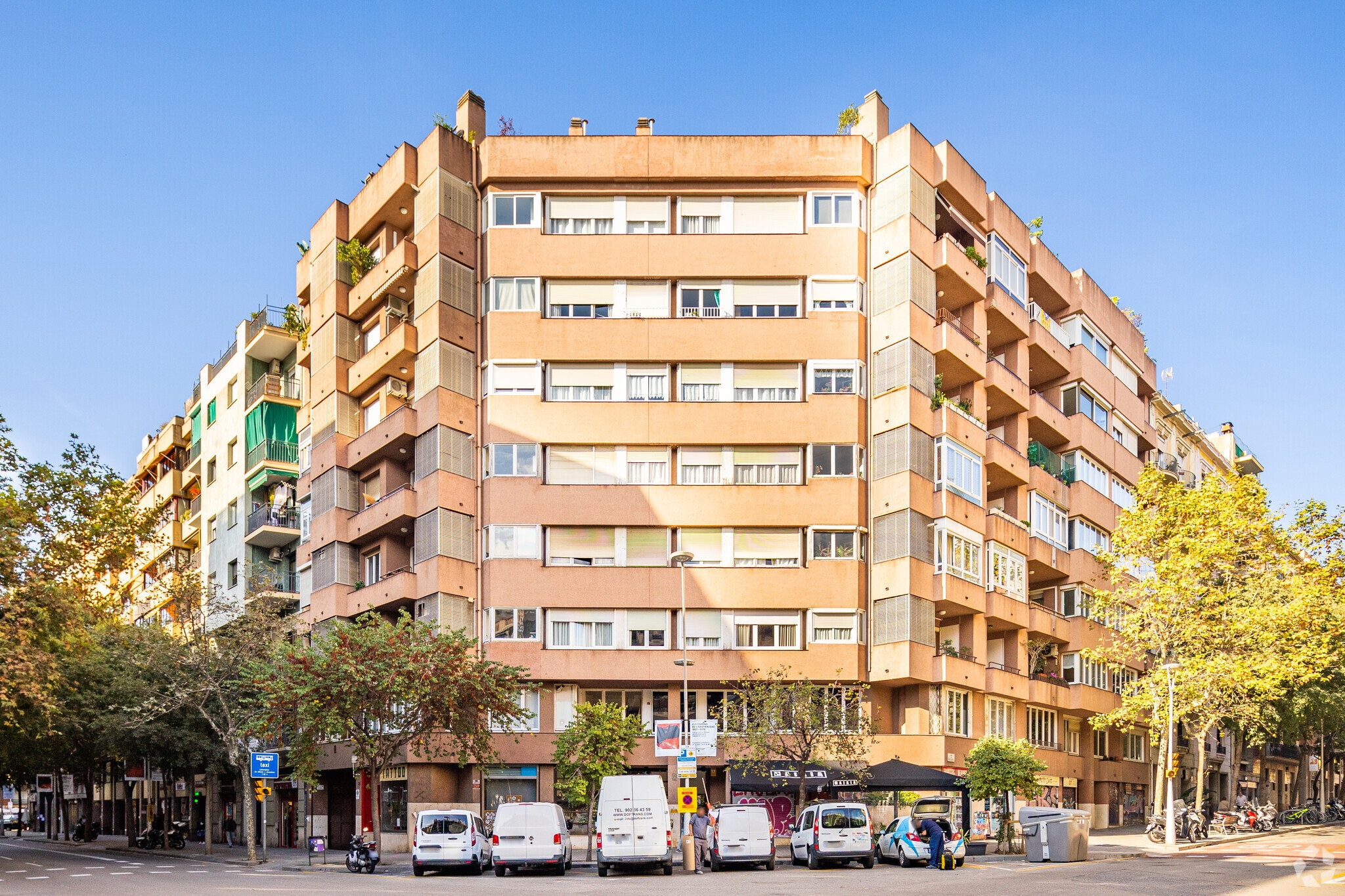 Edificio residencial en Barcelona, Barcelona en venta Foto del edificio- Imagen 1 de 3