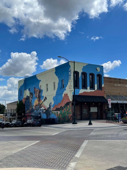 122 N Locust St, Denton, TX en alquiler - Foto del edificio - Imagen 1 de 5