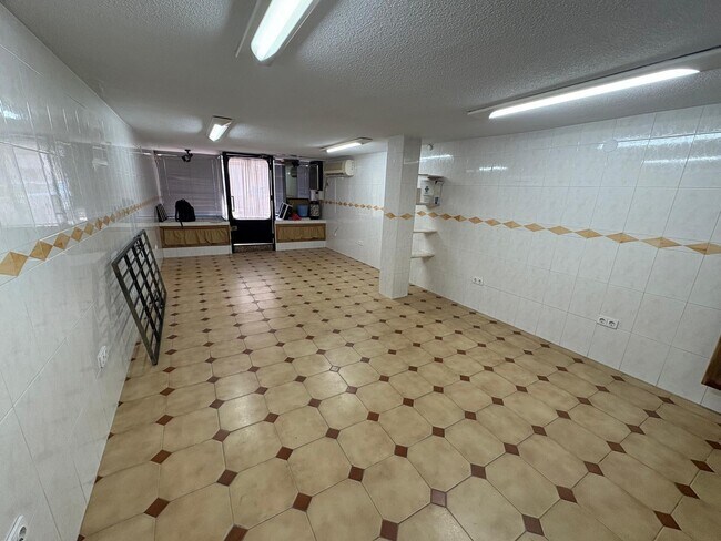 Más detalles de Calle Espejo Blancas, 9, Córdoba - Local en venta