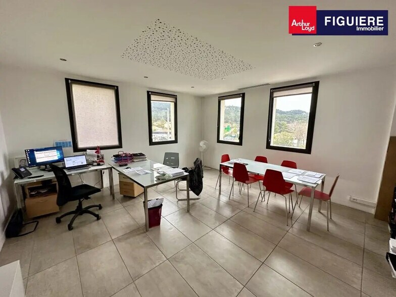 606 Avenue Du Général De Gaulle, Simiane-Collongue en venta - Foto del interior - Imagen 2 de 7