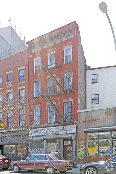 208 Broadway, Brooklyn, NY en alquiler - Foto del edificio - Imagen 2 de 4