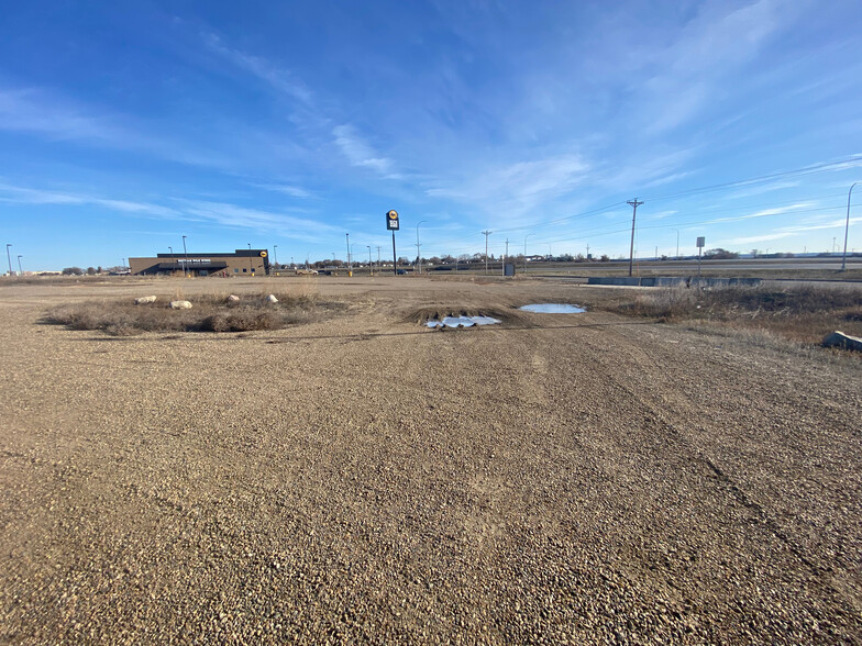 401 Reiger Dr, Williston, ND en venta - Foto principal - Imagen 2 de 6