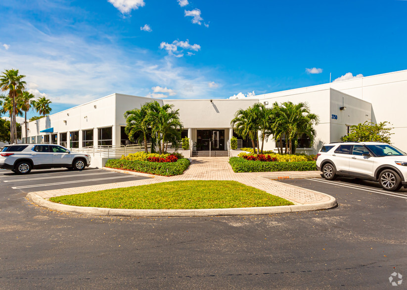 2750 NW 84th Ave, Doral, FL en alquiler - Foto del edificio - Imagen 2 de 5