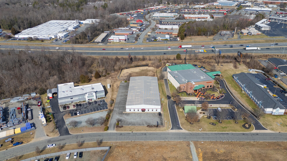 2233 W Hanford Rd, Burlington, NC en venta - Foto del edificio - Imagen 3 de 59