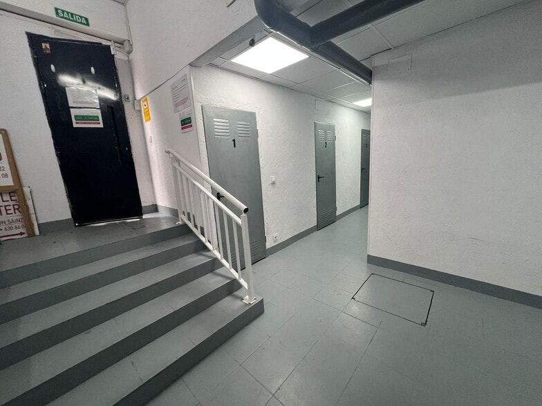 Edificio residencial en Madrid, Madrid en venta - Foto del edificio - Imagen 2 de 3