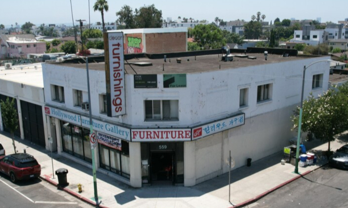 556-559 N Western Ave, Los Angeles, CA en alquiler - Foto del edificio - Imagen 1 de 5