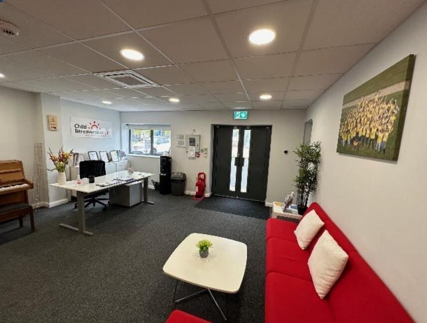 Units A & C Knaves Beech Way, Loudwater Way, High Wycombe en alquiler Foto del interior- Imagen 1 de 3