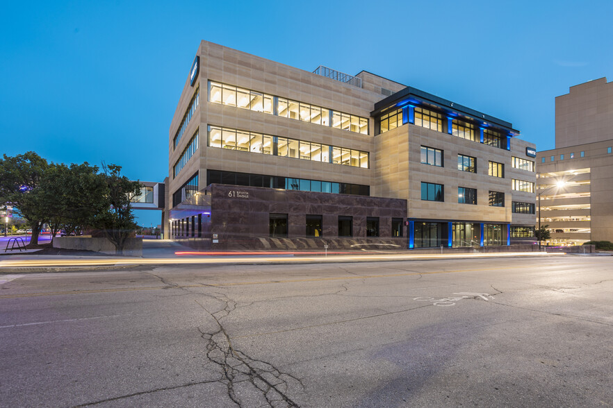 611 5th Ave, Des Moines, IA en alquiler - Foto del edificio - Imagen 3 de 22