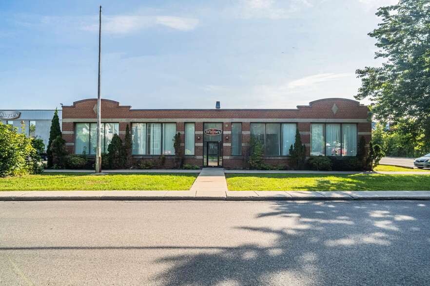 1540 Rue Des Patriotes, Laval, QC en alquiler - Foto del edificio - Imagen 1 de 10