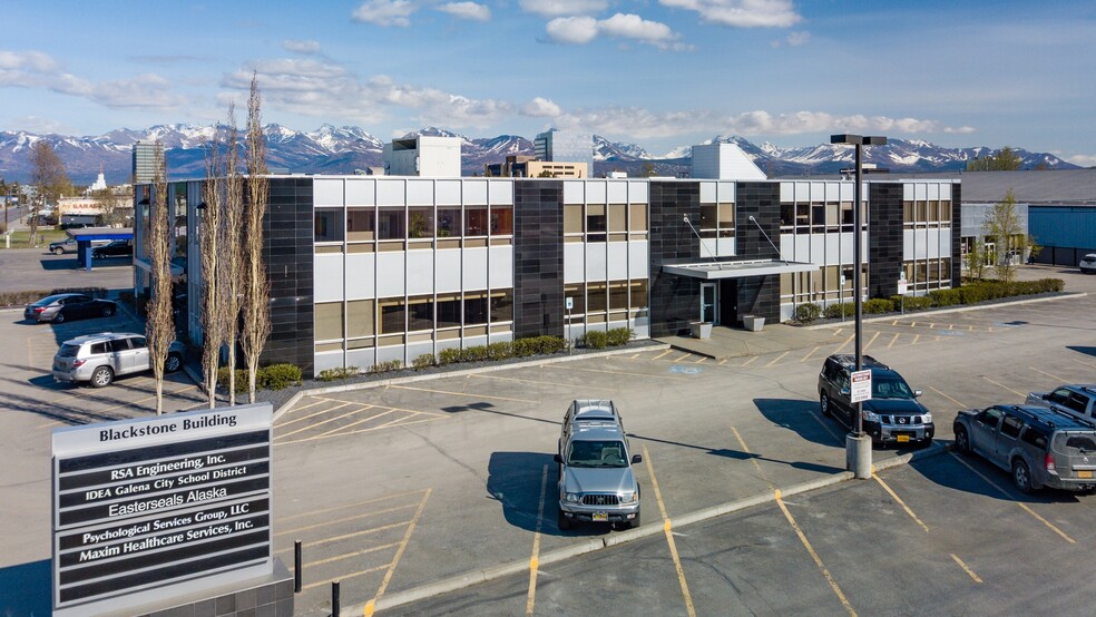 670 W Fireweed Ln, Anchorage, AK en alquiler - Foto del edificio - Imagen 1 de 6