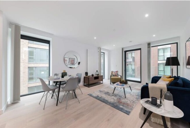 22 Royal Crest Av, London en venta - Foto del interior - Imagen 3 de 6