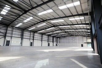 4A Riverside Way, Irvine en alquiler Foto del interior- Imagen 2 de 3