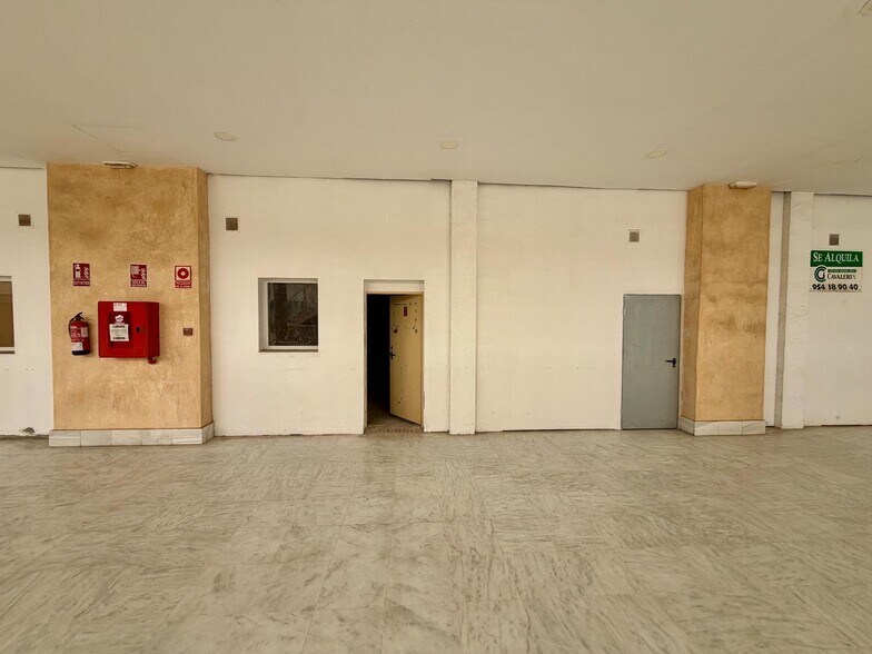 Barrerillo del, 5, Bormujos, Sevilla en venta - Foto del edificio - Imagen 2 de 8