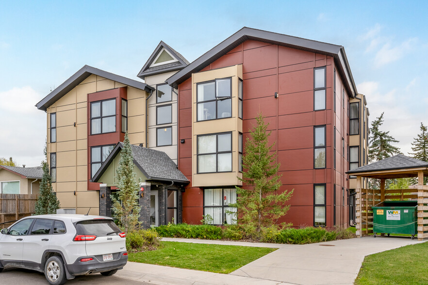 303 Waddy Lane, Strathmore, AB en venta - Foto del edificio - Imagen 2 de 38