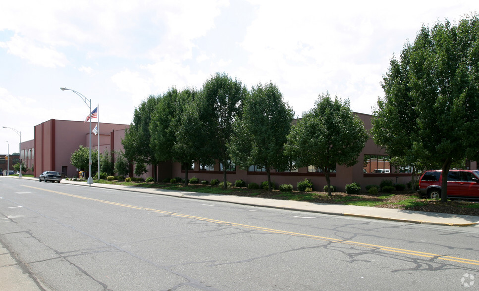 707 S Main St, Burlington, NC en alquiler - Foto del edificio - Imagen 3 de 17