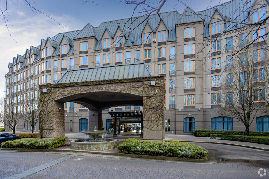 700 Old Lillooet Rd, North Vancouver, BC en alquiler - Foto del edificio - Imagen 2 de 5