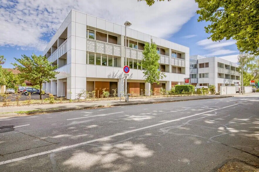 2-4 Rue Colonel Chambonnet, Bron en alquiler - Foto del edificio - Imagen 2 de 11